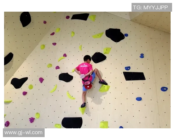 深圳攀岩队包夹策略的成败分析与未来发展方向探讨 深圳攀岩队包夹策略的成败分析与未来发展方向探讨